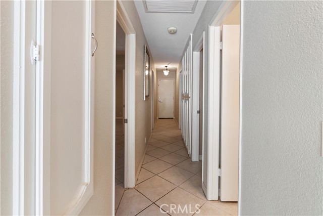 6065 Saint Augustine Drive, Riverside CA: https://media.crmls.org/medias/bb562c25-2e58-4aaa-87eb-08aaab218575.jpg