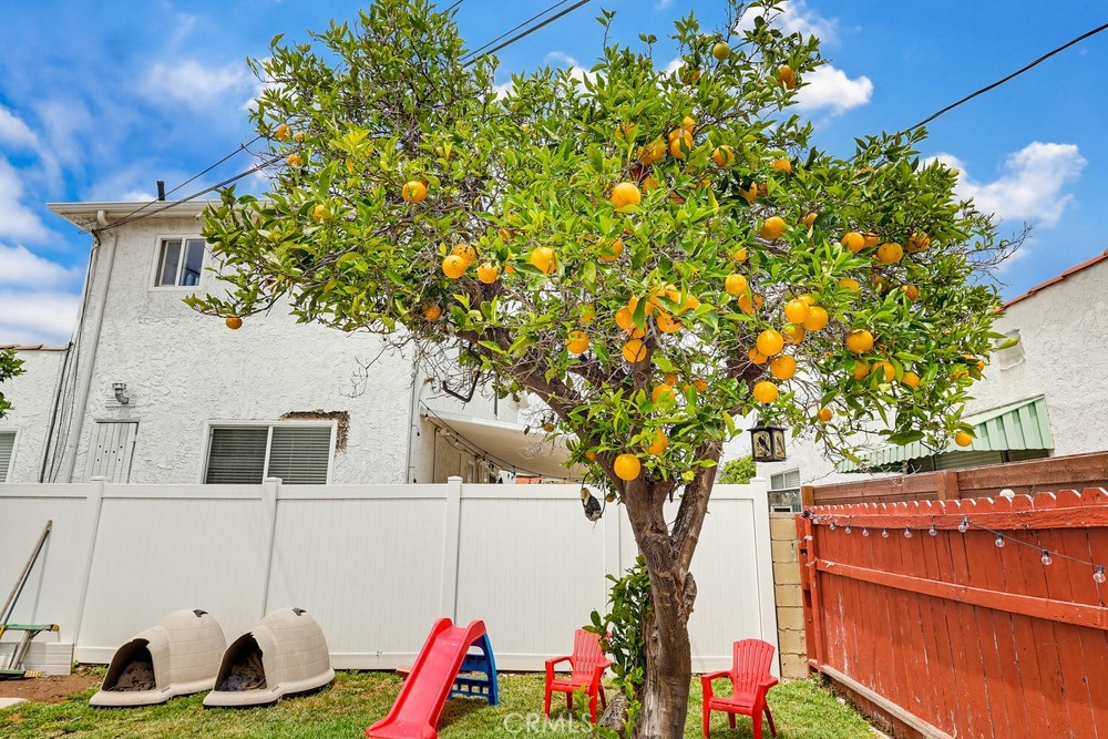 https://media.crmls.org/medias/bb564d1f-3865-4e23-b317-772aced67227.jpg?preset=X-Large