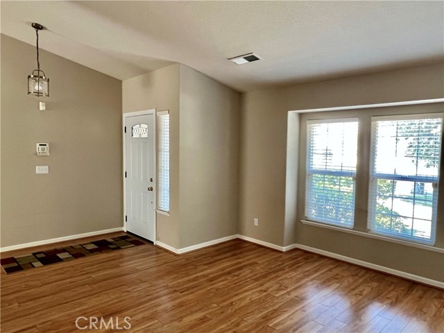 Detail Gallery Image 5 of 26 For 1232 El Portal Dr, Merced,  CA 95340 - 4 Beds | 2 Baths