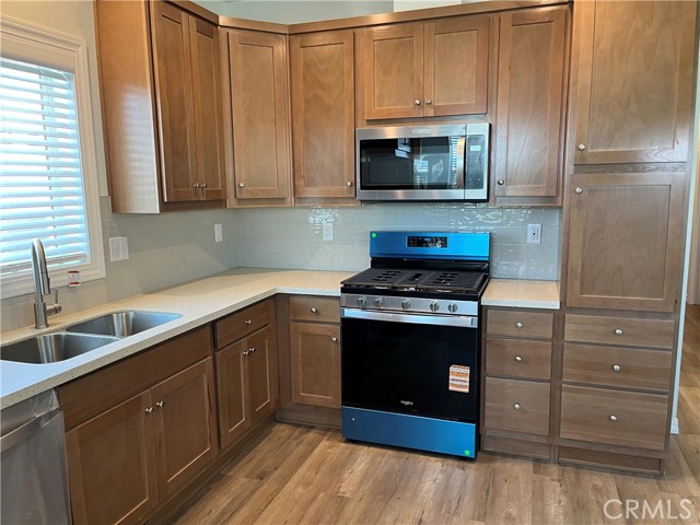301 E Foothill Boulevard, Pomona CA: https://media.crmls.org/medias/bb5820f5-b809-4aee-9d71-81c8659512ba.jpg