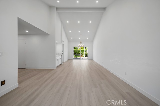 19735 Blythe Street, Winnetka CA: https://media.crmls.org/medias/bb583e33-f414-4d03-92bb-97a70c29edf3.jpg