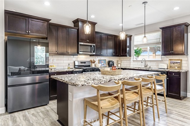 1206 Bristlecone Drive, Madera CA: https://media.crmls.org/medias/bb585c3d-1d4e-40bd-986e-58b32d90de18.jpg