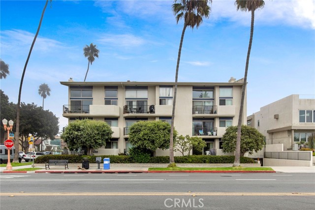 1400 Catalina Avenue, Redondo Beach, California 90277, 2 Bedrooms Bedrooms, ,2 BathroomsBathrooms,Residential,For Sale,Catalina,SB24221883