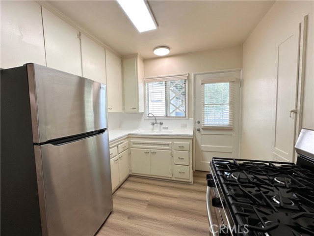 1436 S Holt Avenue, Los Angeles CA: https://media.crmls.org/medias/bb58d89a-4304-4e0b-abd1-87a433734604.jpg
