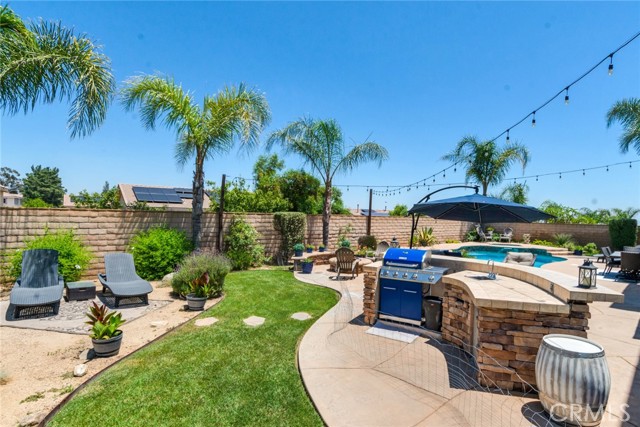 4765 Falconview Court, Fontana CA: https://media.crmls.org/medias/bb599d10-a1bb-407e-a925-a5dea3641291.jpg