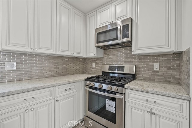 7420 Elmer Avenue, Sun Valley CA: https://media.crmls.org/medias/bb59a00b-c582-4a98-b026-357a31bc35bb.jpg