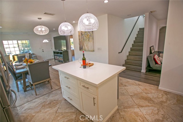 Detail Gallery Image 4 of 25 For 8322 Vista Del Rosa St, Downey,  CA 90240 - 5 Beds | 3 Baths