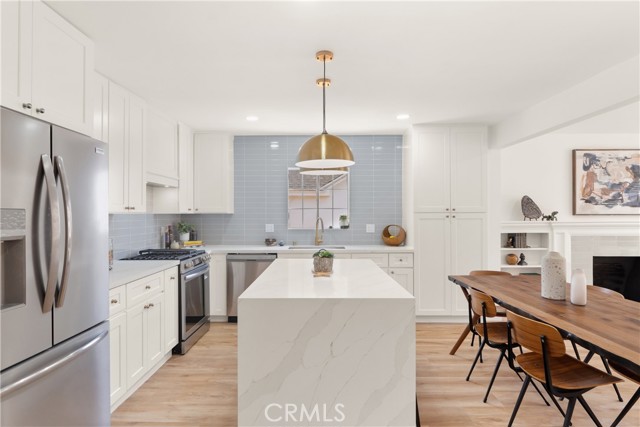 5732 Hillcrest Drive, Los Angeles CA: https://media.crmls.org/medias/bb59bf28-a355-4058-9ab1-8315aa1e07de.jpg