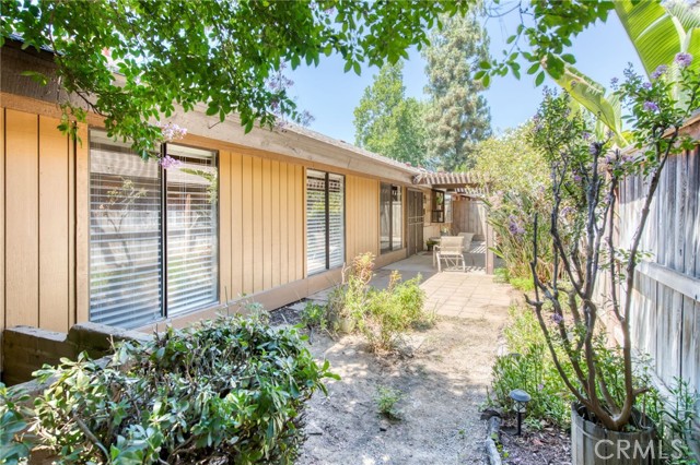 6300 N Palm Avenue, Fresno CA: https://media.crmls.org/medias/bb5a02ad-7a1a-4012-bb1d-39ee62487b41.jpg
