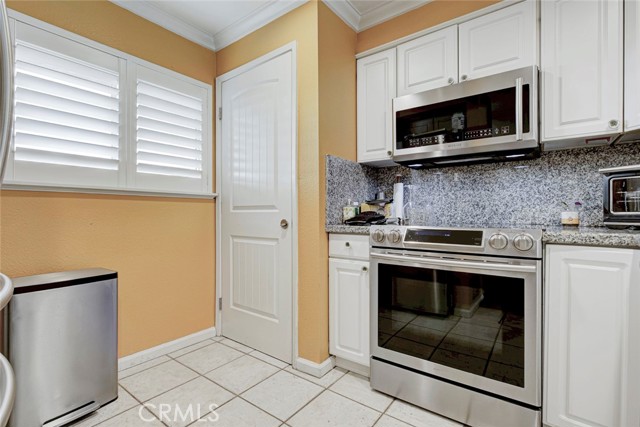 Detail Gallery Image 10 of 26 For 2940 N Verdugo Rd #305,  Glendale,  CA 91208 - 2 Beds | 2 Baths