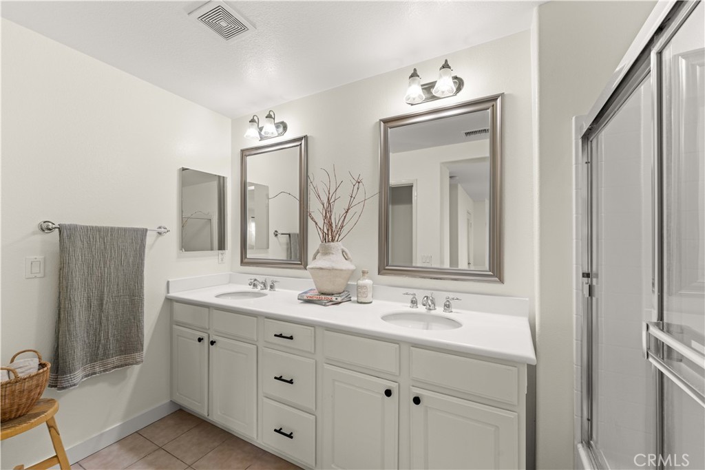 MLS #OC25254109 image #16