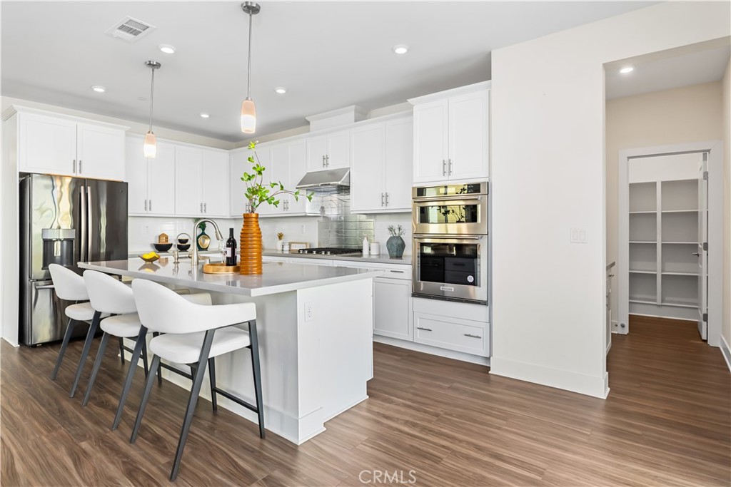 MLS #OC25112851 img 8