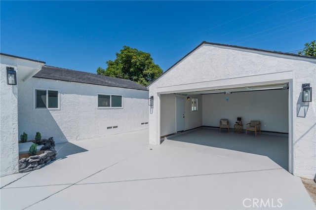 4224 Falcon Avenue, Long Beach CA: https://media.crmls.org/medias/bb5bc2d1-41ac-456c-a033-4f5bde0a4b33.jpg
