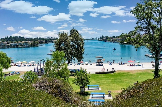 21982 Kitridge, Mission Viejo CA: https://media.crmls.org/medias/bb5be905-68ac-4f35-a6c7-71e93f0c9b37.jpg