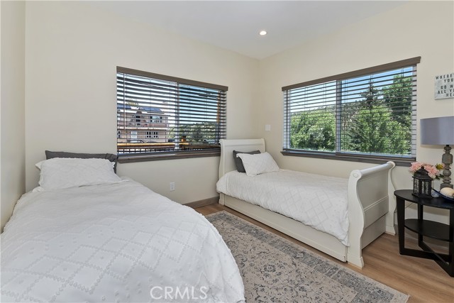1215 Valley View Drive, Big Bear City CA: https://media.crmls.org/medias/bb5cdf87-1a47-4fc0-ad44-4bdf96570fd2.jpg