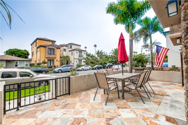 213 Baltimore Avenue, Huntington Beach CA: https://media.crmls.org/medias/bb5d39ec-7eaf-42f3-8254-49c9aeae9f9c.jpg