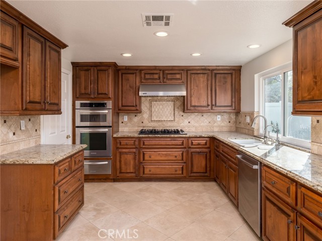 Image 16 of 43 For 44035 Sheldon Court