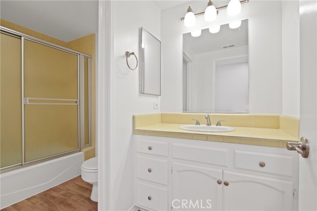 33 4th Street, Hermosa Beach CA: https://media.crmls.org/medias/bb5ea102-2591-4e69-a968-e305bf50d77d.jpg
