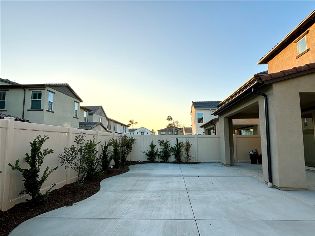 Detail Gallery Image 21 of 26 For 9632 Gisler Dr, Huntington Beach,  CA 92646 - 4 Beds | 3/1 Baths