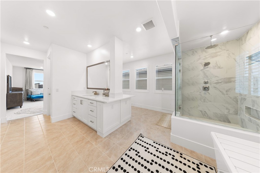 MLS #OC26106995 image #31