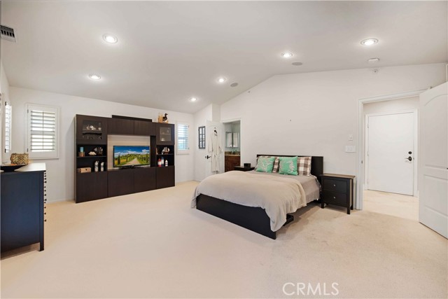 6805 Aviano Drive, Camarillo CA: https://media.crmls.org/medias/bb5fa0bb-a6b8-45a2-9a3d-8fc6e822e08c.jpg