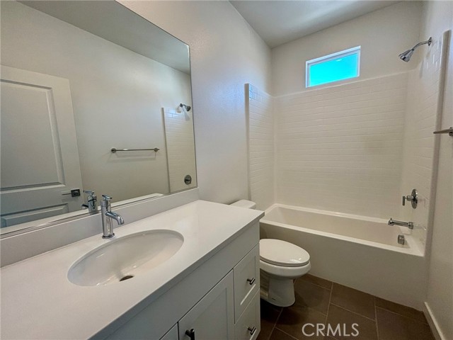 6136 Valentina Way, Eastvale CA: https://media.crmls.org/medias/bb5faa9a-74ae-46eb-bd95-5162d7ee5b20.jpg