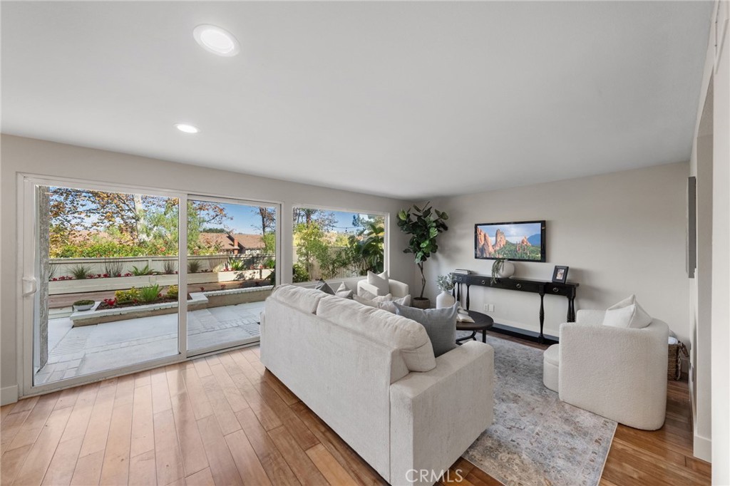 MLS #OC25269688 image #16