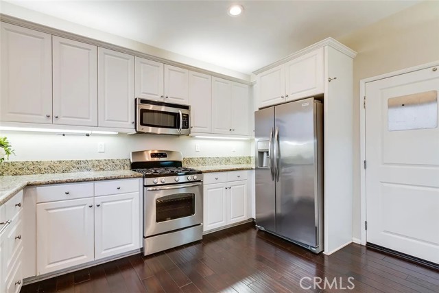 Detail Gallery Image 9 of 28 For 3235 Larkspur St, Tustin,  CA 92782 - 3 Beds | 2/1 Baths