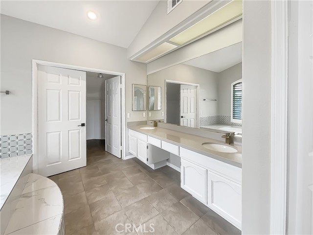 Detail Gallery Image 20 of 28 For 31380 Kahwea Rd, Temecula,  CA 92591 - 5 Beds | 4 Baths