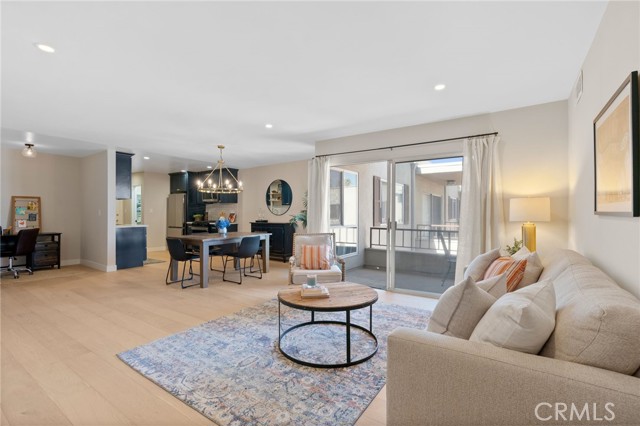 Detail Gallery Image 2 of 26 For 10707 Camarillo St #314,  North Hollywood,  CA 91602 - 2 Beds | 2 Baths