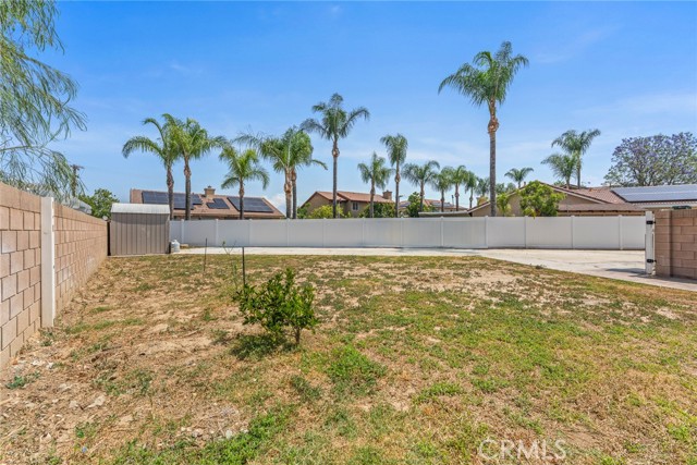 669 Liverpool Street, Hemet CA: https://media.crmls.org/medias/bb618a3a-e5b8-459c-af6d-33835a55c119.jpg