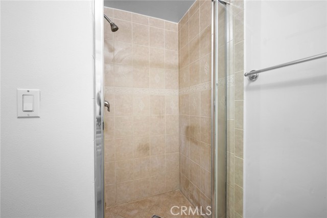 Detail Gallery Image 18 of 27 For 7948 De Soto, Canoga Park,  CA 91304 - 3 Beds | 3 Baths