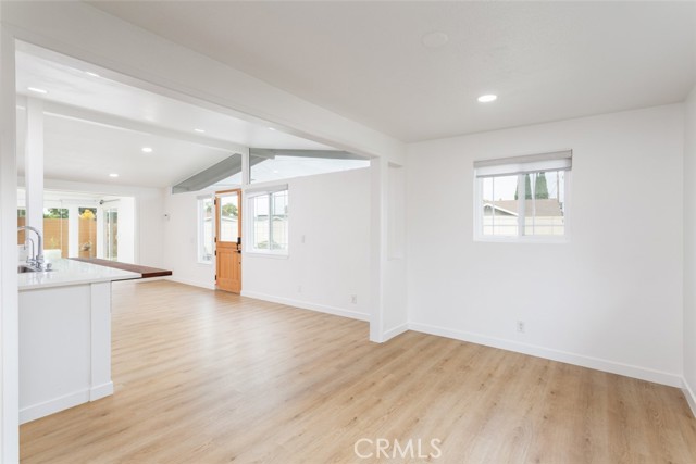 Detail Gallery Image 7 of 21 For 1997 Orange Ave, Costa Mesa,  CA 92627 - 4 Beds | 2 Baths