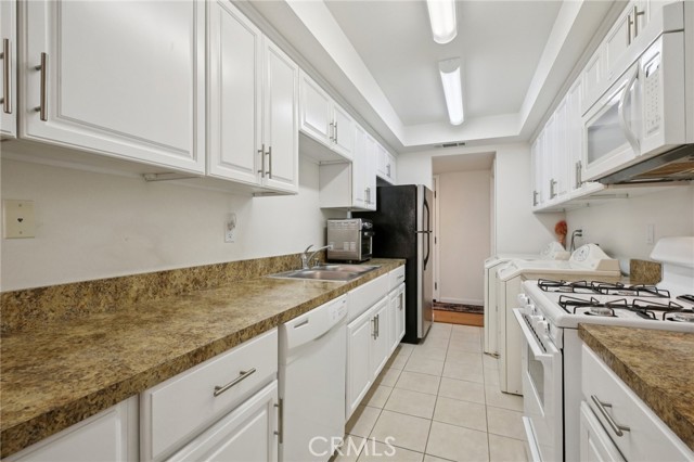 1675 W Lambert Road, La Habra CA: https://media.crmls.org/medias/bb61f829-374c-4e55-828a-93d926e4942c.jpg