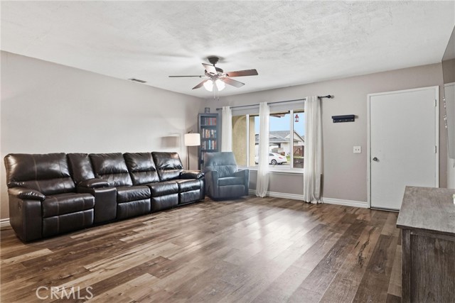 Detail Gallery Image 10 of 36 For 281 Eastwood, Hemet,  CA 92544 - 4 Beds | 2 Baths