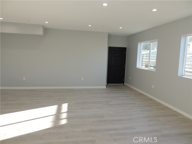 Detail Gallery Image 5 of 15 For 22735 Del Valle St #3,  Woodland Hills,  CA 91364 - 2 Beds | 1 Baths