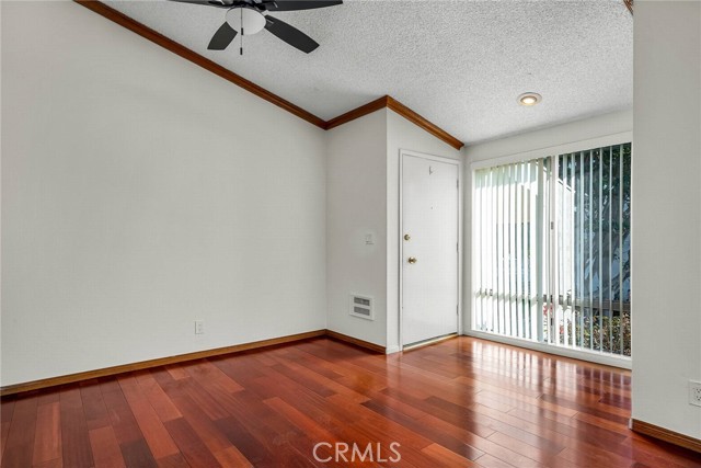 Detail Gallery Image 9 of 31 For 615 S Prospect Ave #205,  Redondo Beach,  CA 90277 - 2 Beds | 2 Baths