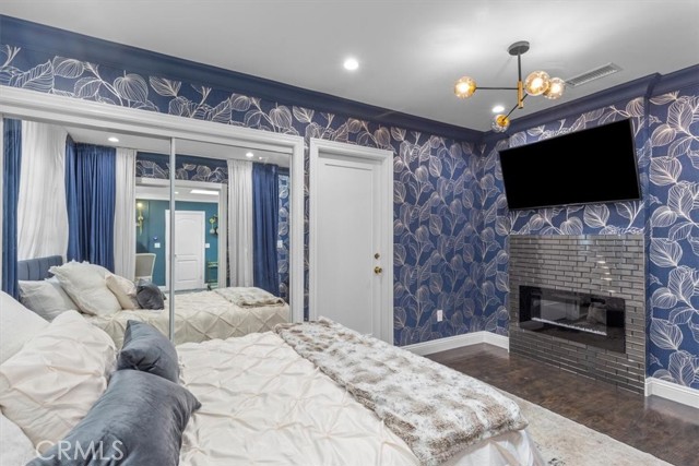 5201 Sale Avenue, Woodland Hills CA: https://media.crmls.org/medias/bb625b61-cfde-45c0-88a1-f0d89a3b55bb.jpg