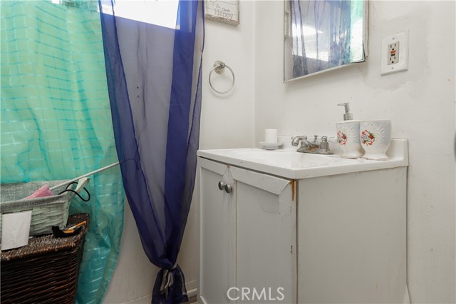 Detail Gallery Image 13 of 23 For 4826 E Avenue R12, Palmdale,  CA 93552 - 3 Beds | 2 Baths