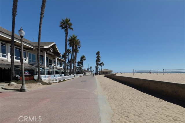 308 5th Street, Huntington Beach CA: https://media.crmls.org/medias/bb62a8e2-e524-4529-a4b5-83d98a26b0b6.jpg