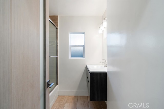 Detail Gallery Image 30 of 54 For 6015 Laurelgrove, North Hollywood,  CA 91606 - 5 Beds | 5 Baths