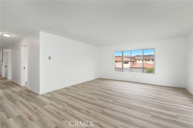 935 W 10th St, San Pedro CA: https://media.crmls.org/medias/bb636e8d-6c50-4900-8b0a-83fd5587c5cd.jpg