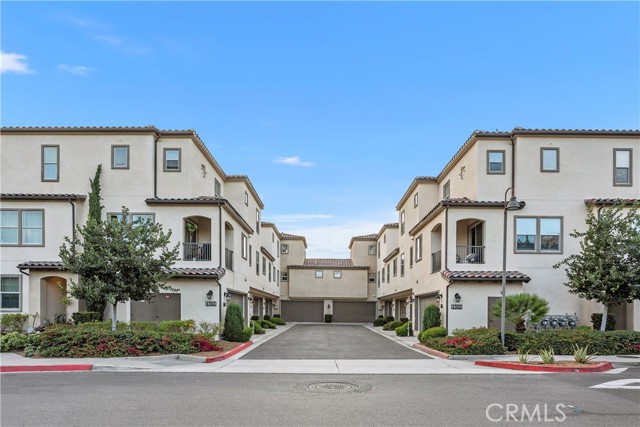 Detail Gallery Image 3 of 36 For 4366 Pacifica Way #7,  Oceanside,  CA 92056 - 3 Beds | 3 Baths