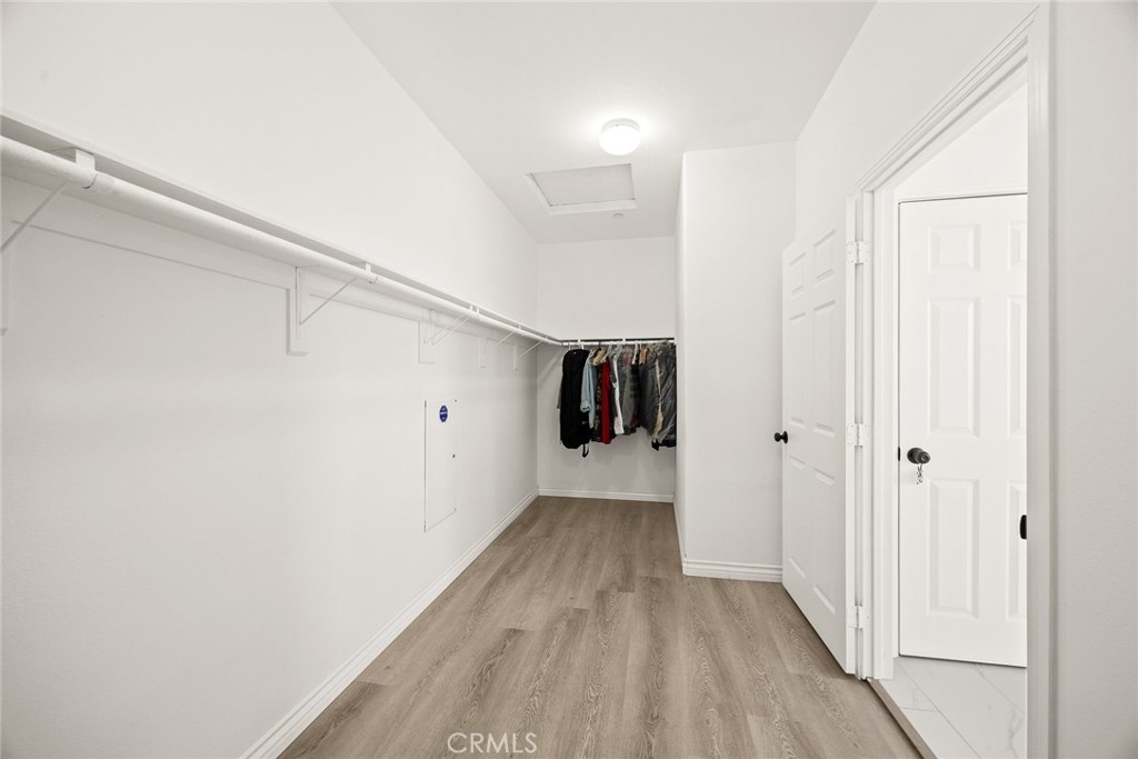 https://media.crmls.org/medias/bb63969a-8457-481d-8a86-4ffd392a65bd.jpg?preset=X-Large