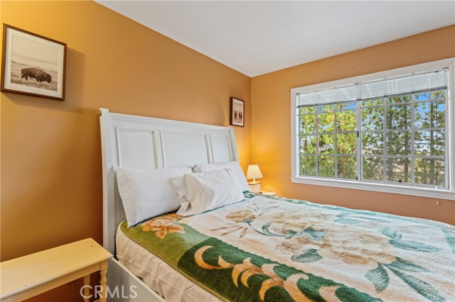 Detail Gallery Image 17 of 39 For 1285 Yukon Dr, Lake Arrowhead,  CA 92352 - 3 Beds | 2/1 Baths