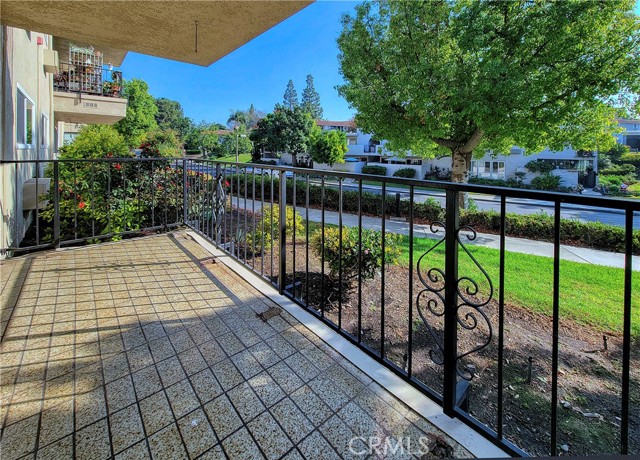 Detail Gallery Image 20 of 27 For 2370 via Mariposa 1h,  Laguna Woods,  CA 92637 - 2 Beds | 2 Baths