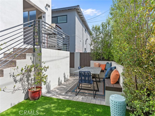 Detail Gallery Image 29 of 32 For 3506 Blossom Ln #C,  Redondo Beach,  CA 90278 - 3 Beds | 2/1 Baths