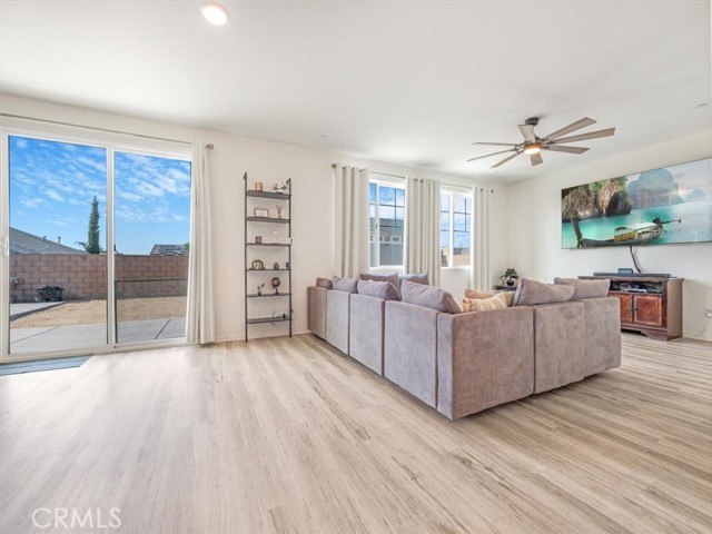 Detail Gallery Image 15 of 38 For 12708 Ojo Caliente St, Victorville,  CA 92392 - 4 Beds | 3 Baths
