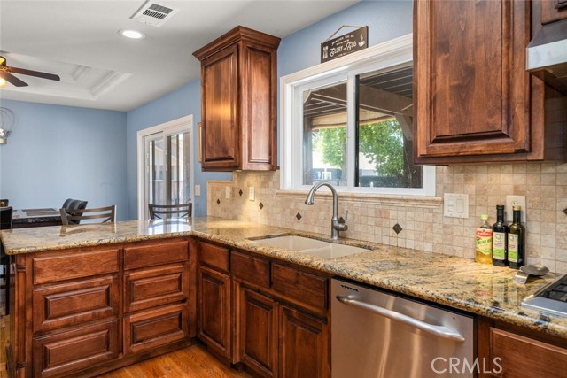 Detail Gallery Image 15 of 35 For 2211 Floral Ave, Chico,  CA 95926 - 4 Beds | 2 Baths