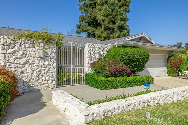 Detail Gallery Image 2 of 62 For 18621 Paseo Nuevo Dr, Tarzana,  CA 91356 - 4 Beds | 3/1 Baths